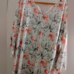Women's Plus Size Floral Top with Button Placket